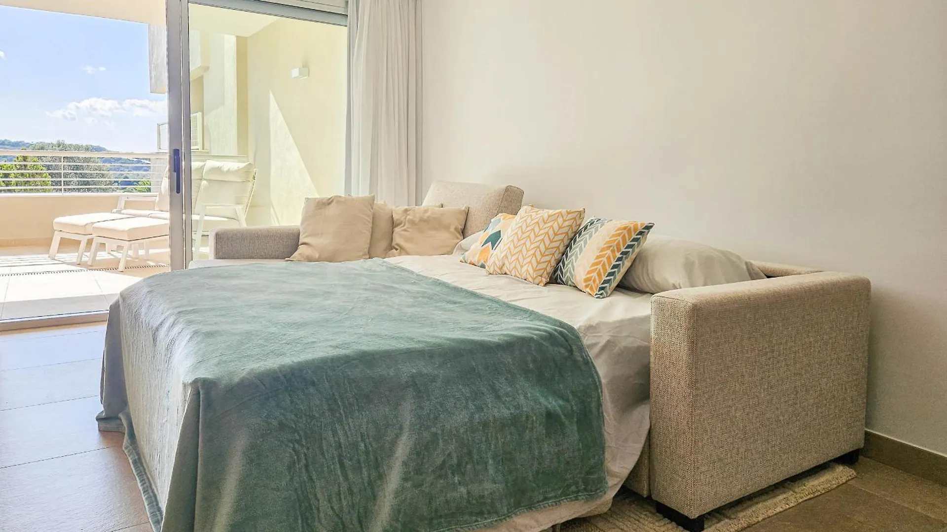 Two Bedroom Apartment In Sunny Golf, Estepona 0*,  Spanyolország