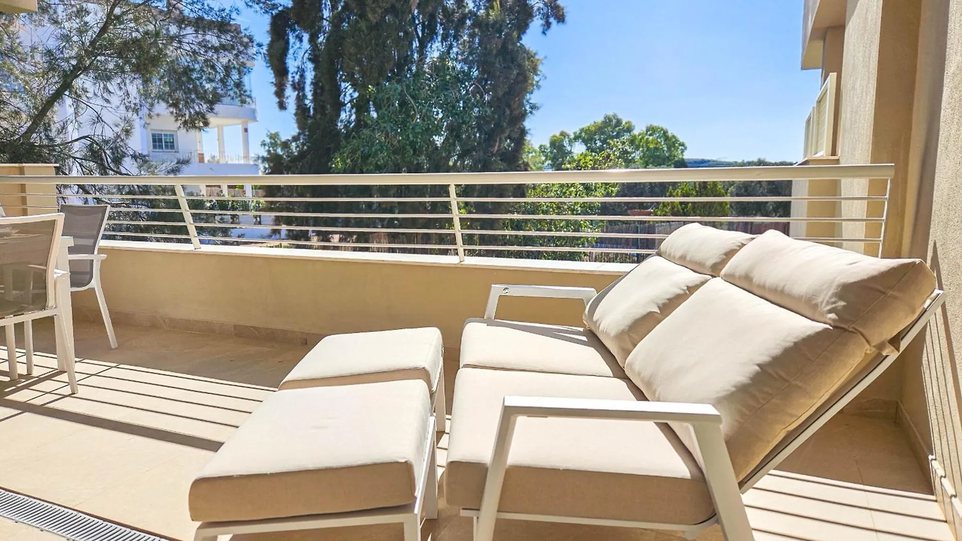 Two Bedroom Apartment In Sunny Golf, Estepona 0*,  Spanyolország