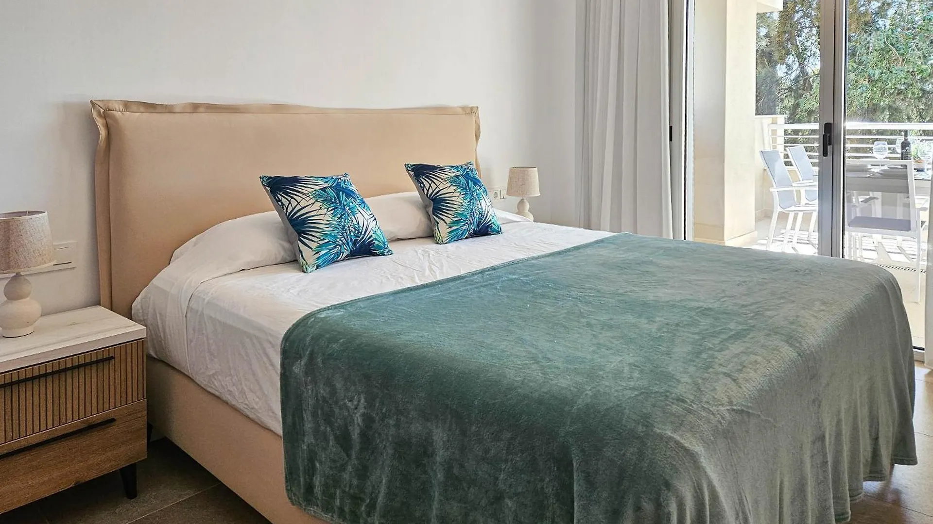 Two Bedroom Apartment In Sunny Golf, Estepona