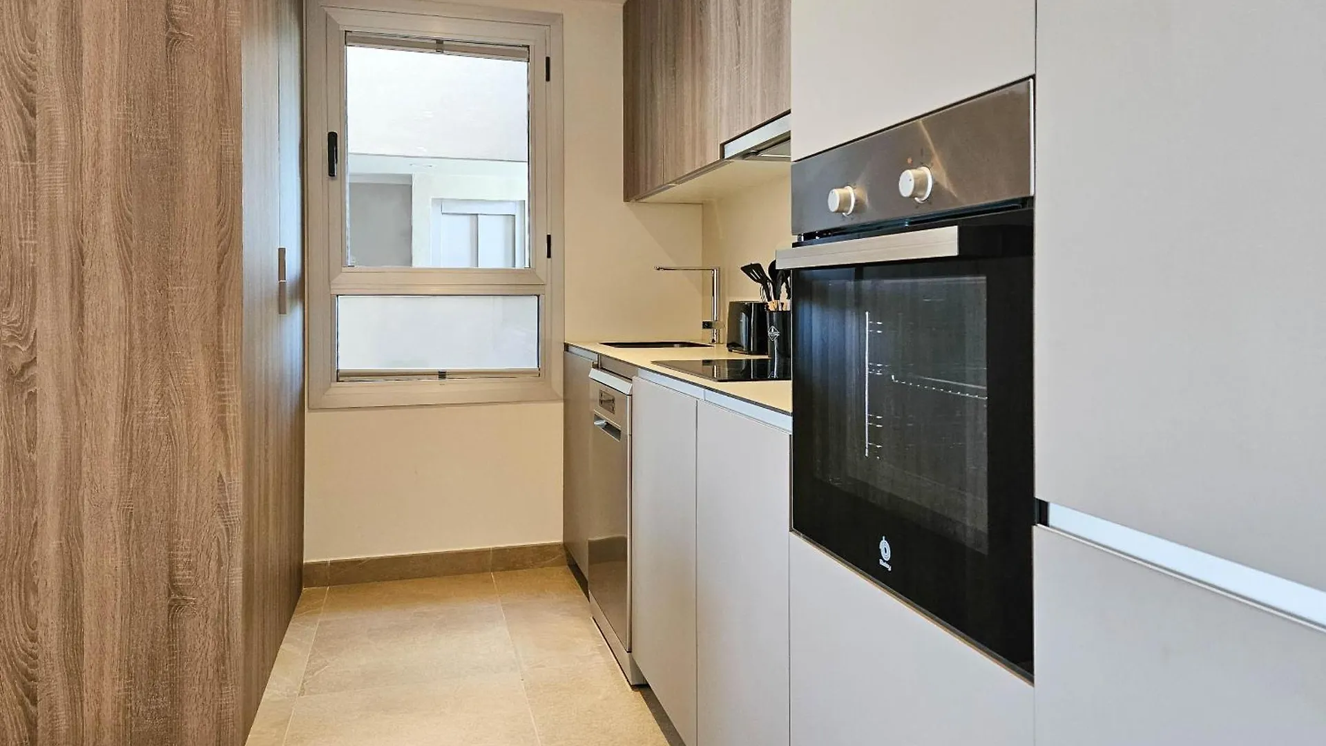 Two Bedroom Apartment In Sunny Golf, Estepona