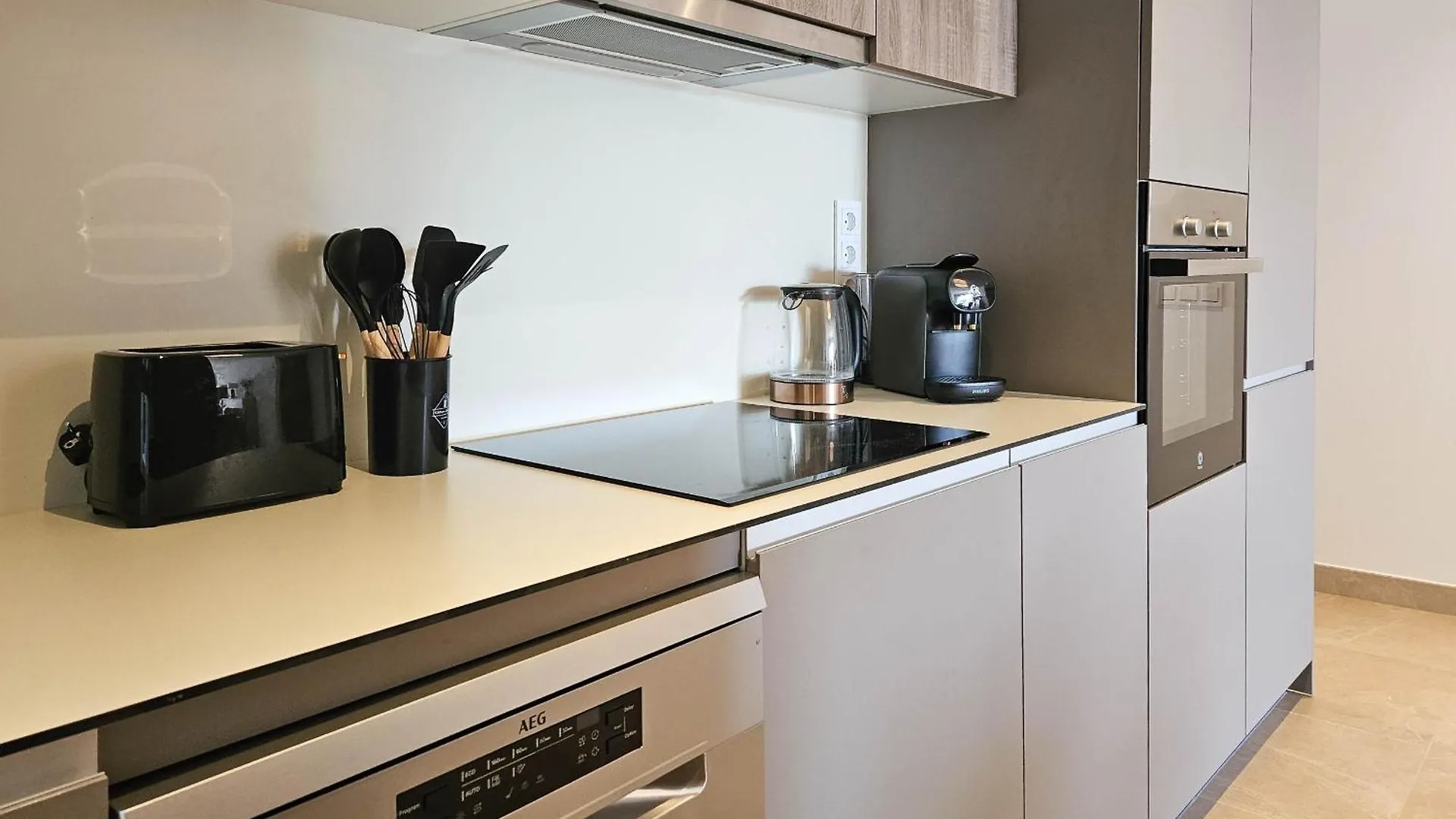 Two Bedroom Apartment In Sunny Golf, Estepona