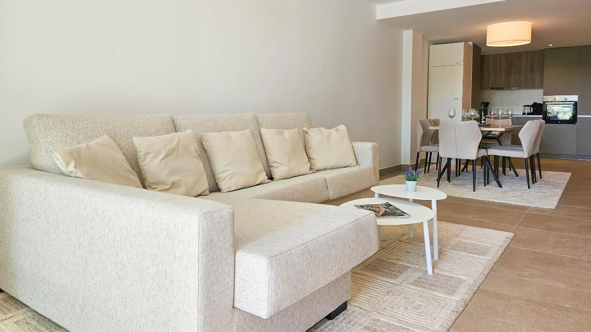Two Bedroom Apartment In Sunny Golf, Estepona 0*,